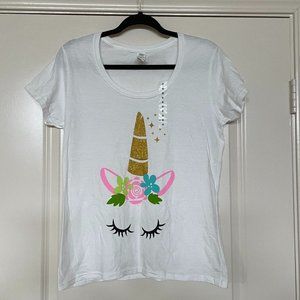 White Girls Unicorn T-Shirt in a Women's Medium with Glitter Detailing